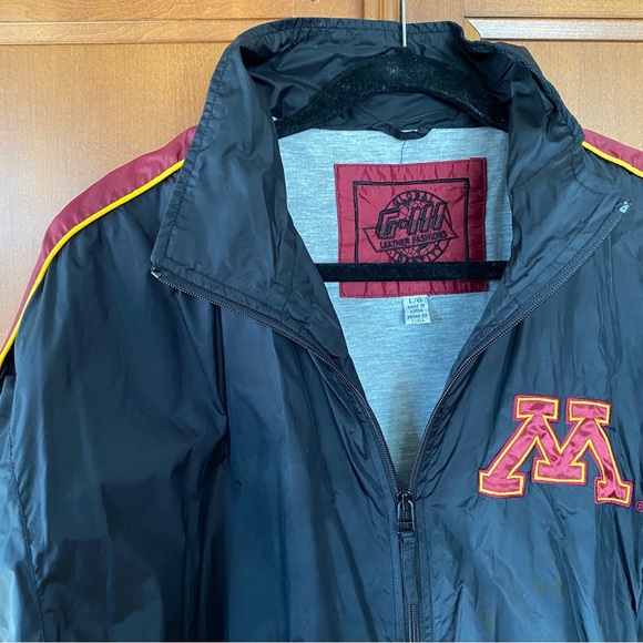 GIII windbreaker - Minnesota Gophers - Picture 3 of 8